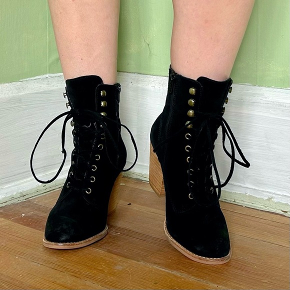 Jeffrey Campbell Laced Up Black Suede Boots 🖤 - Picture 6 of 6